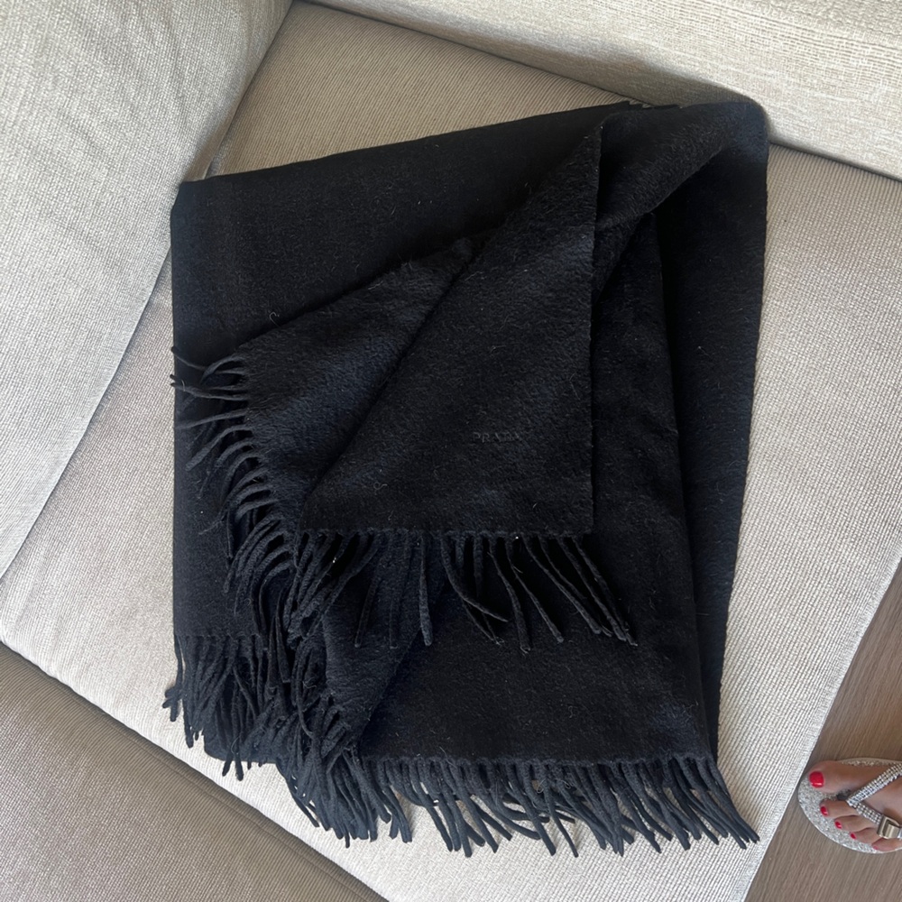 PRADA Cashmere Blanket. Black. Excellent Condition 70x57